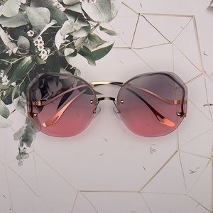 UV Protected Stylish, Oversized Square Sunglasses for Women! Grey/Pink NEW!